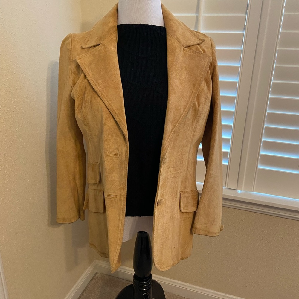Tokki Tu vintage suede 2-button jacket in golden/camel leather.  Fully lined.